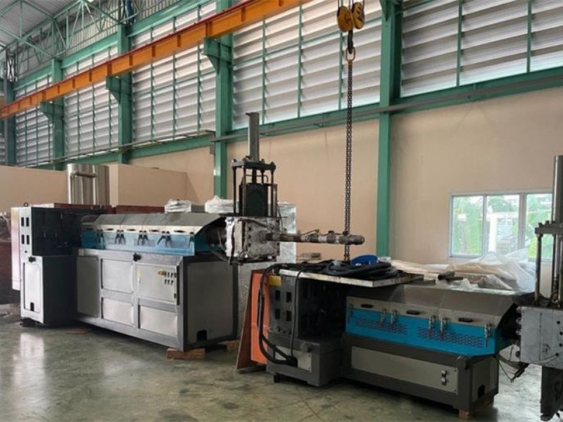 โรงงานรับจ้างหลอมพลาสติก